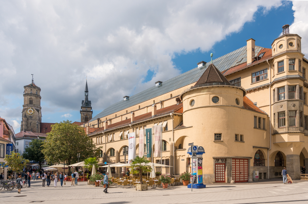 shutterstock 1551539072 - Moderne Interpretationen traditioneller Gerichte: Innovationskraft in Stuttgarts Restaurants